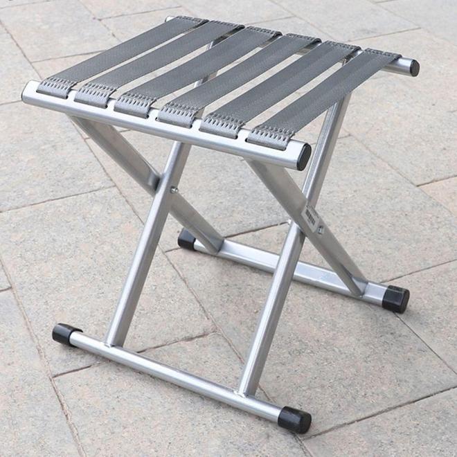 户外垂钓必备！军工级折叠马扎凳让钓鱼更轻松